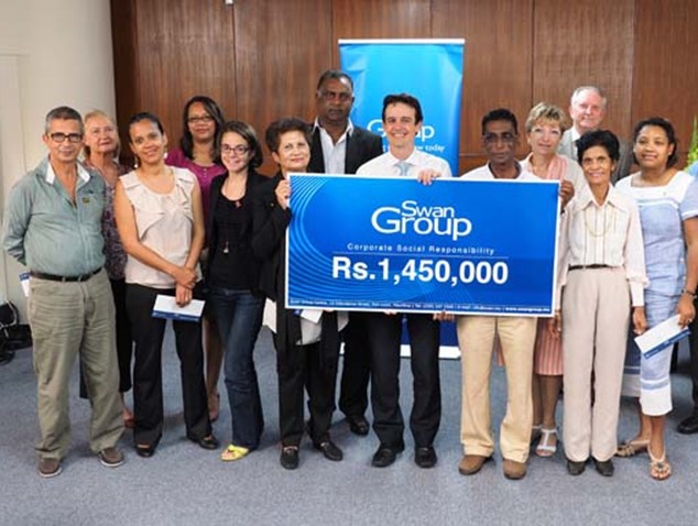 Dix ONG reçoivent Rs 1.45 million de Swan Group